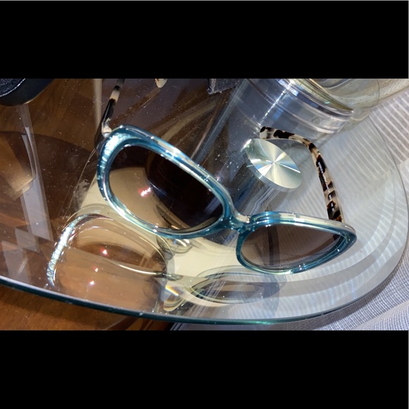 Coach Sunglasses - Picture 4 of 4